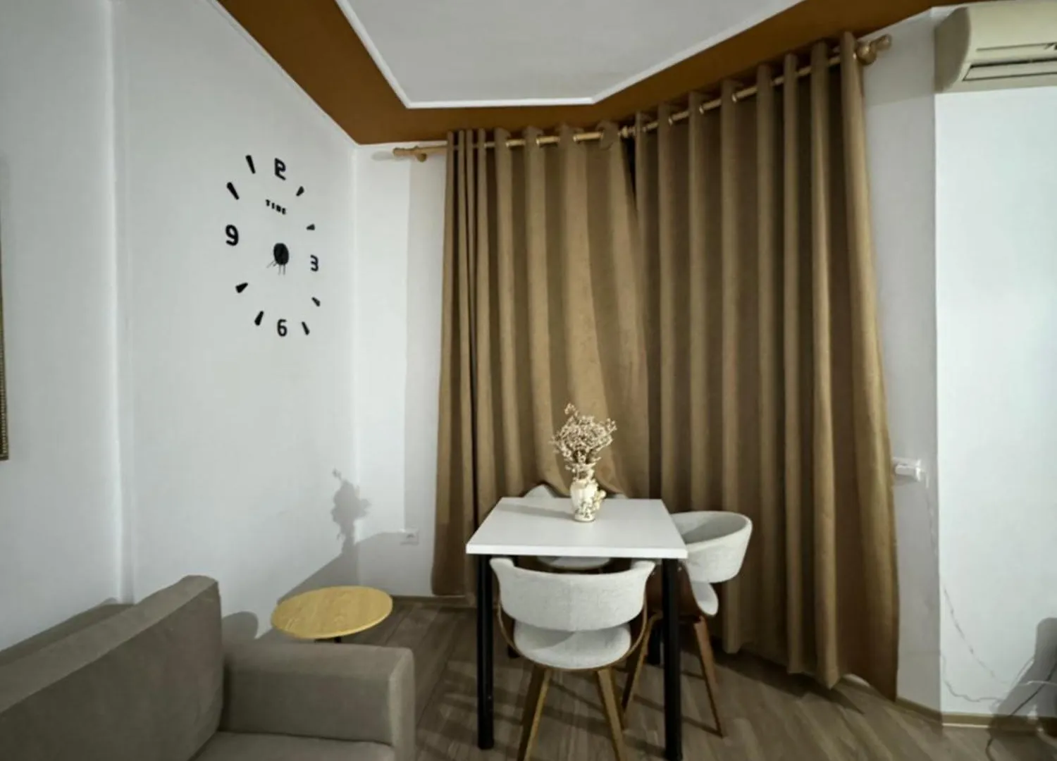Square 21 Studio Apartament Tirana 0*,  Albania